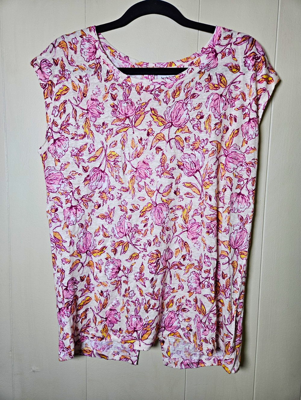 Haute Hippie Style Size M Pink Floral 100% Linen Woven Round Neck Back Buttons